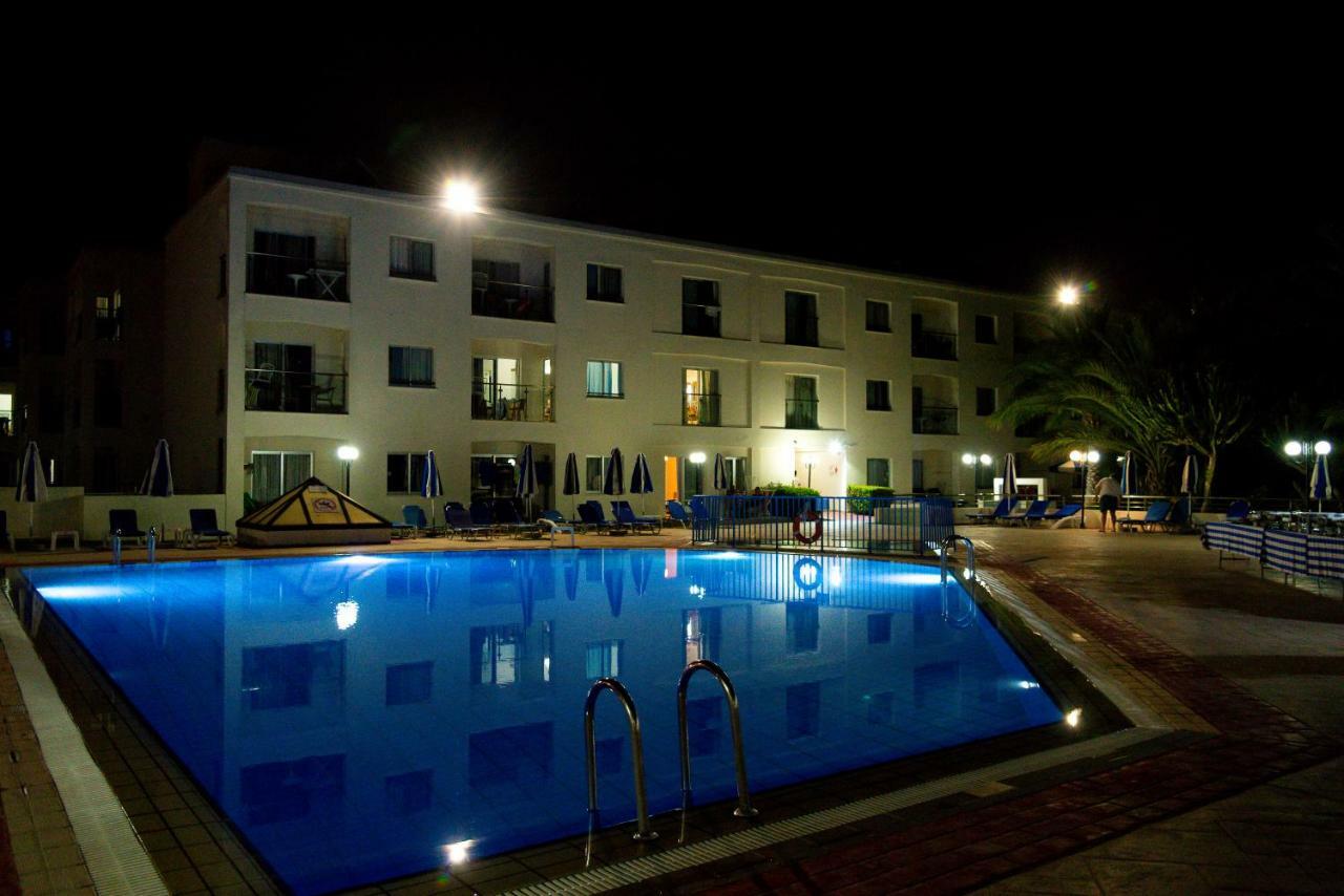 Helios Bay And Ξενοδοχείο 3*
